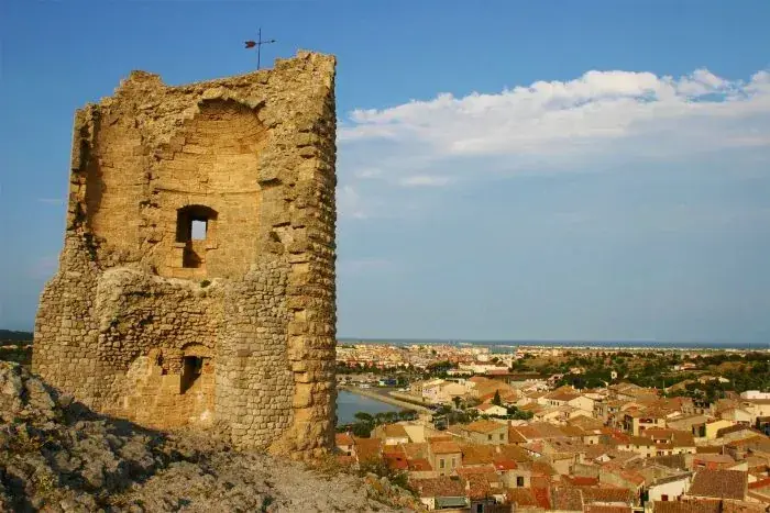 Tour Barberousse de Gruissan et vue sur le village